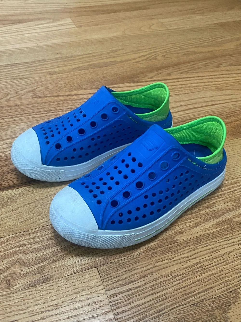 Skechers Foamies Guzman - Slip-On Water Shoes - C11 VGUC